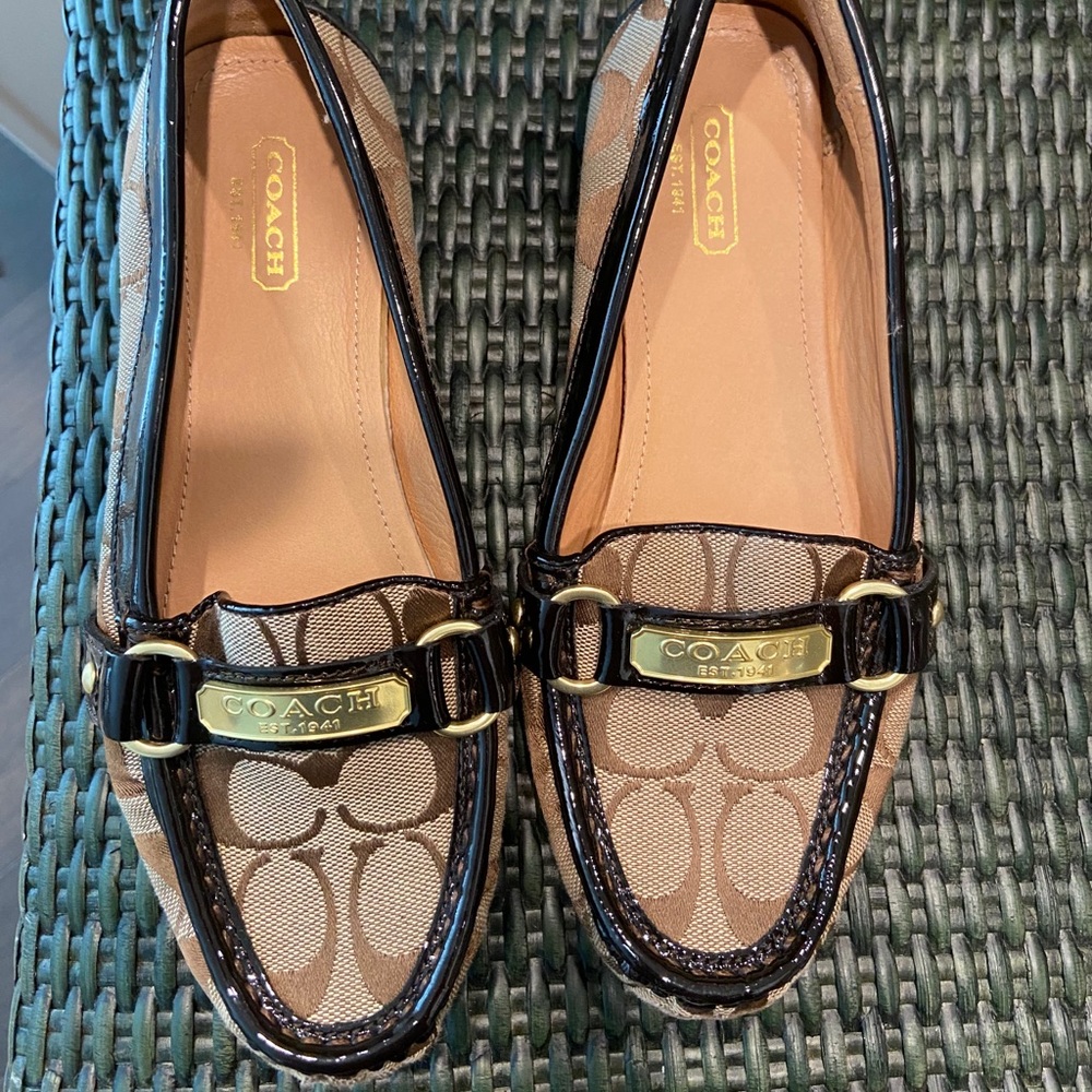 Coach flats